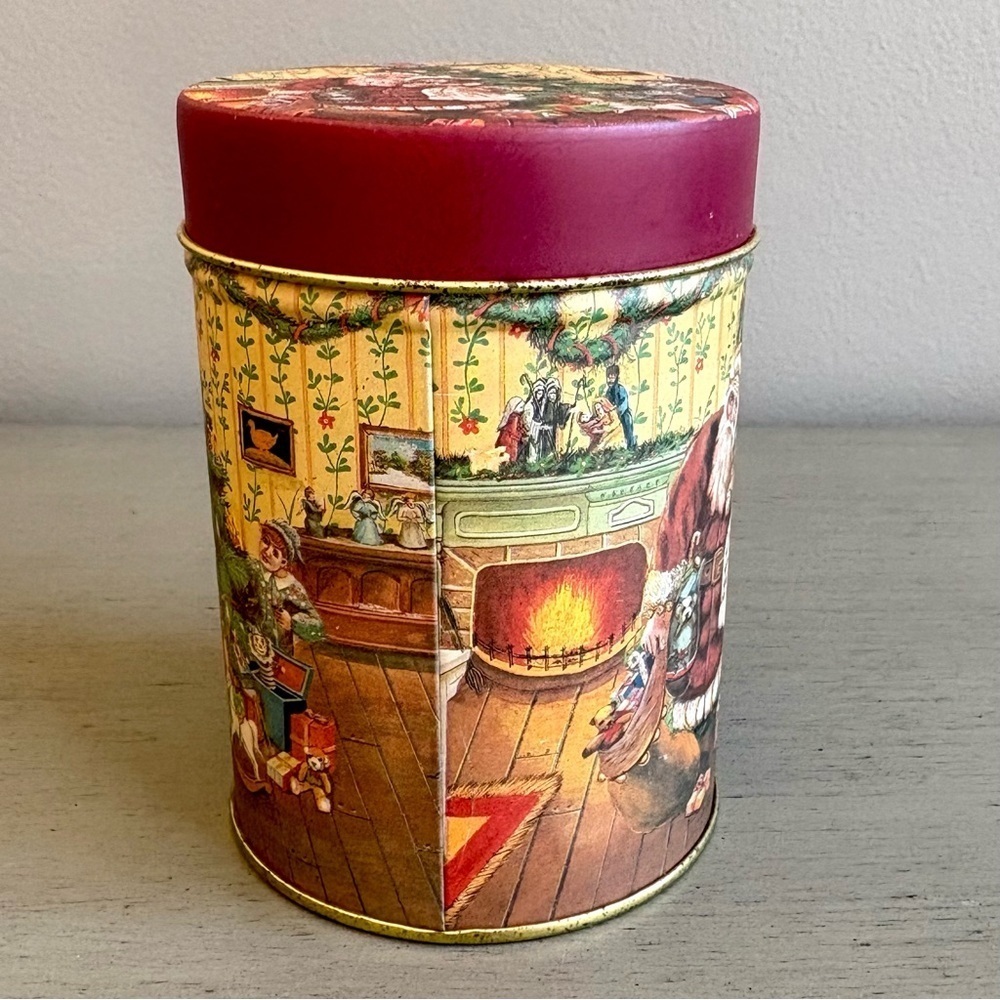 VTG Festive Christmas Holiday Round Cookie Tin Set of 3 - Multicolor Santa Holly - Picture 9 of 16